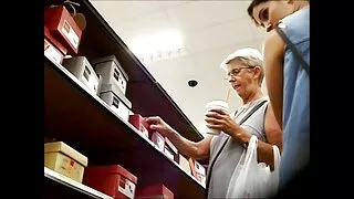 הזונה הגבוהה ניקולט שיאה מענגת בחור סקס צפיה ישירה בר מזל עם הכוס שלה - 2022-03-01 03:30:53